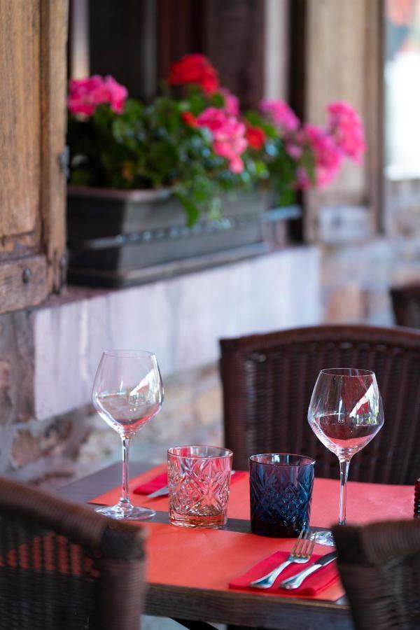 Hotel Le Fournil Redu Zewnętrze zdjęcie