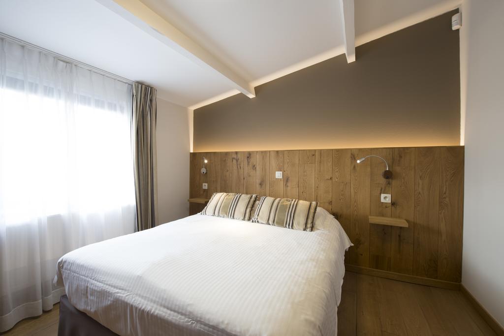 Hotel Le Fournil Redu Zewnętrze zdjęcie